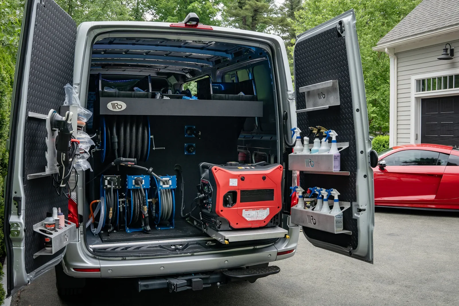 FlyMyRide · A fully equipped mobile workshop